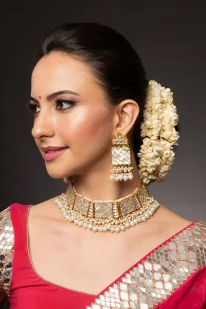 Aalaya White Mother of Pearls Choker Set with Earrings