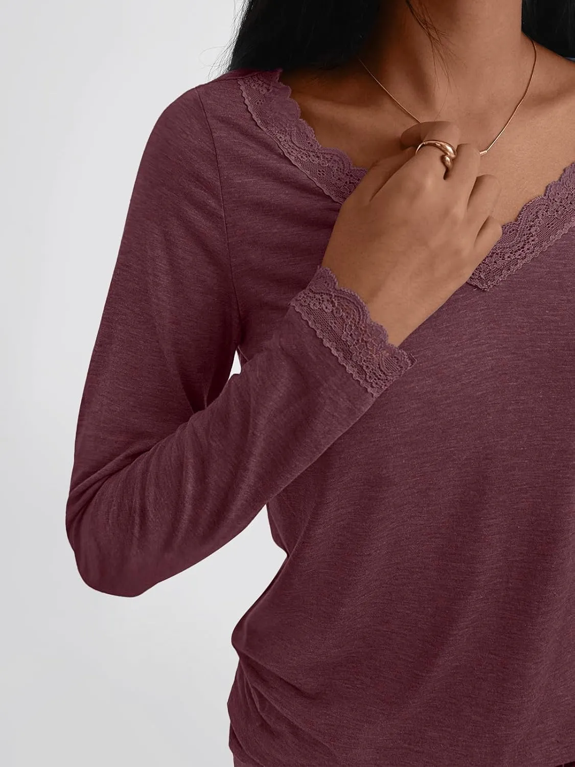 AUTOMET Long Sleeve T Shirts for Women Lace V Neck Casual Cute Tops Loose Fit Fall Winter Basic Clothing