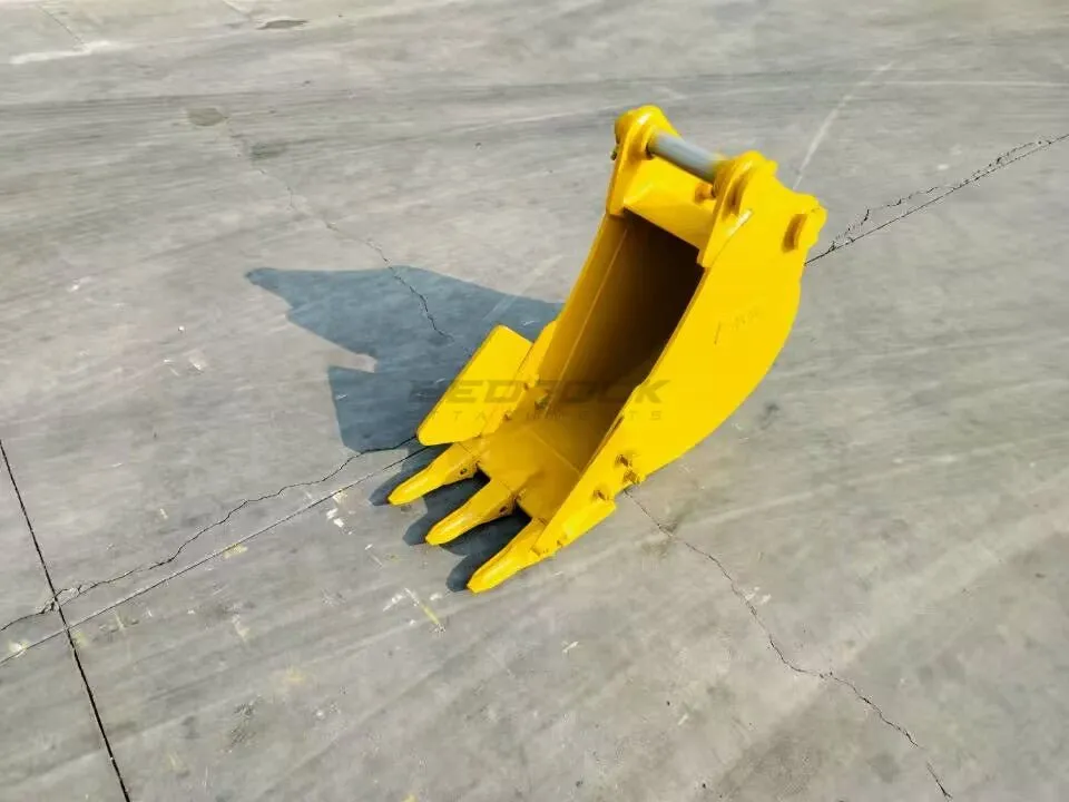 CAT 306 LIGHTENED GENERAL PURPOSE BUCKET (12-IN, 3 Teeth). 2 x 45mm Pins