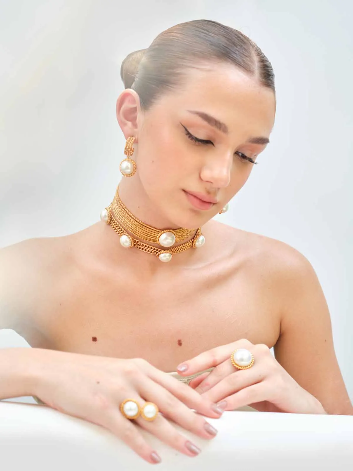 Delicate Pearl Choker