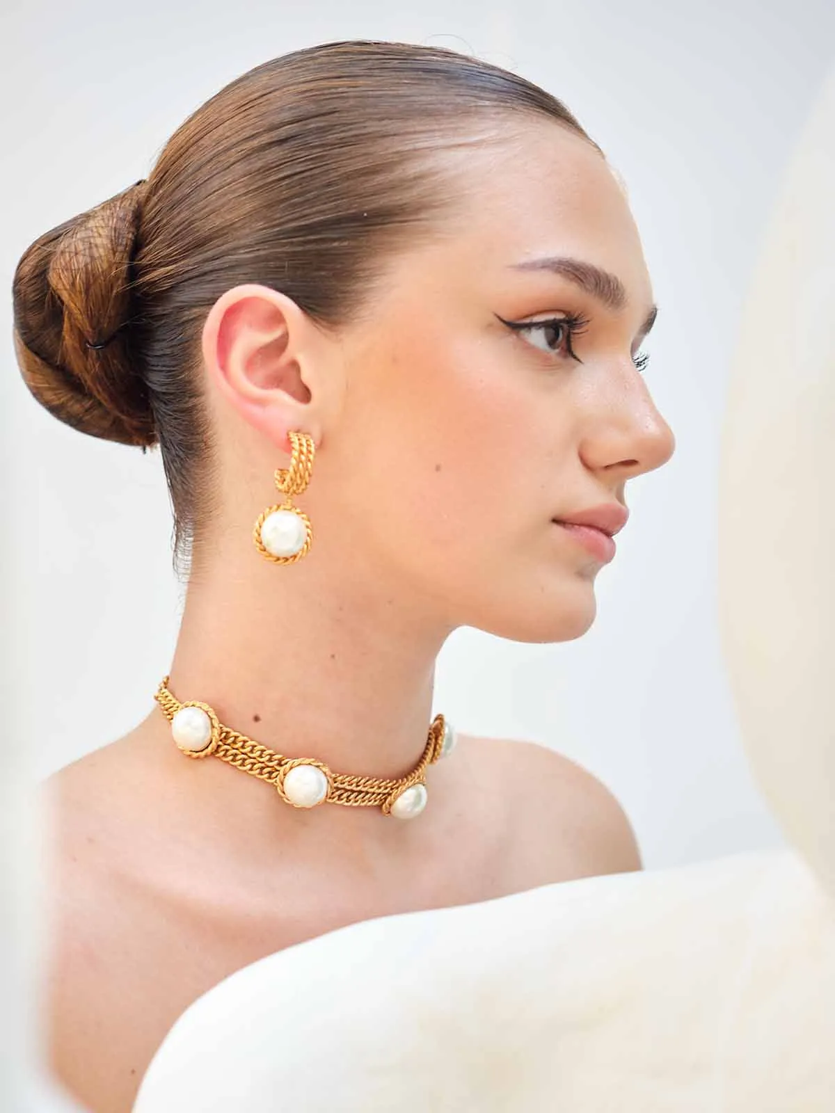 Delicate Pearl Choker