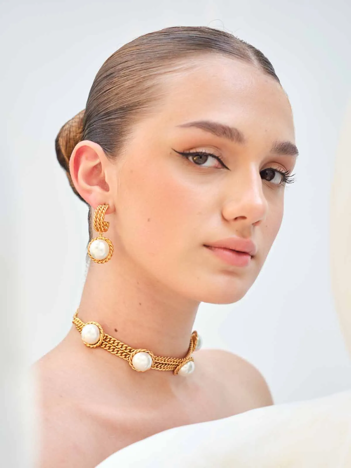 Delicate Pearl Choker