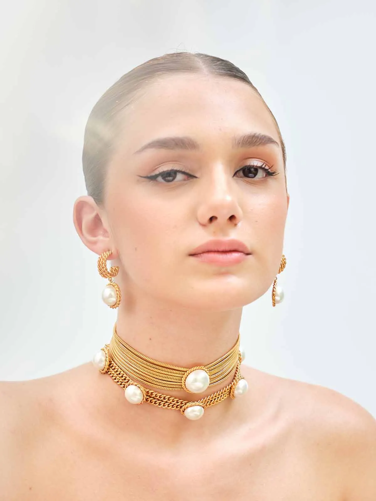 Delicate Pearl Choker