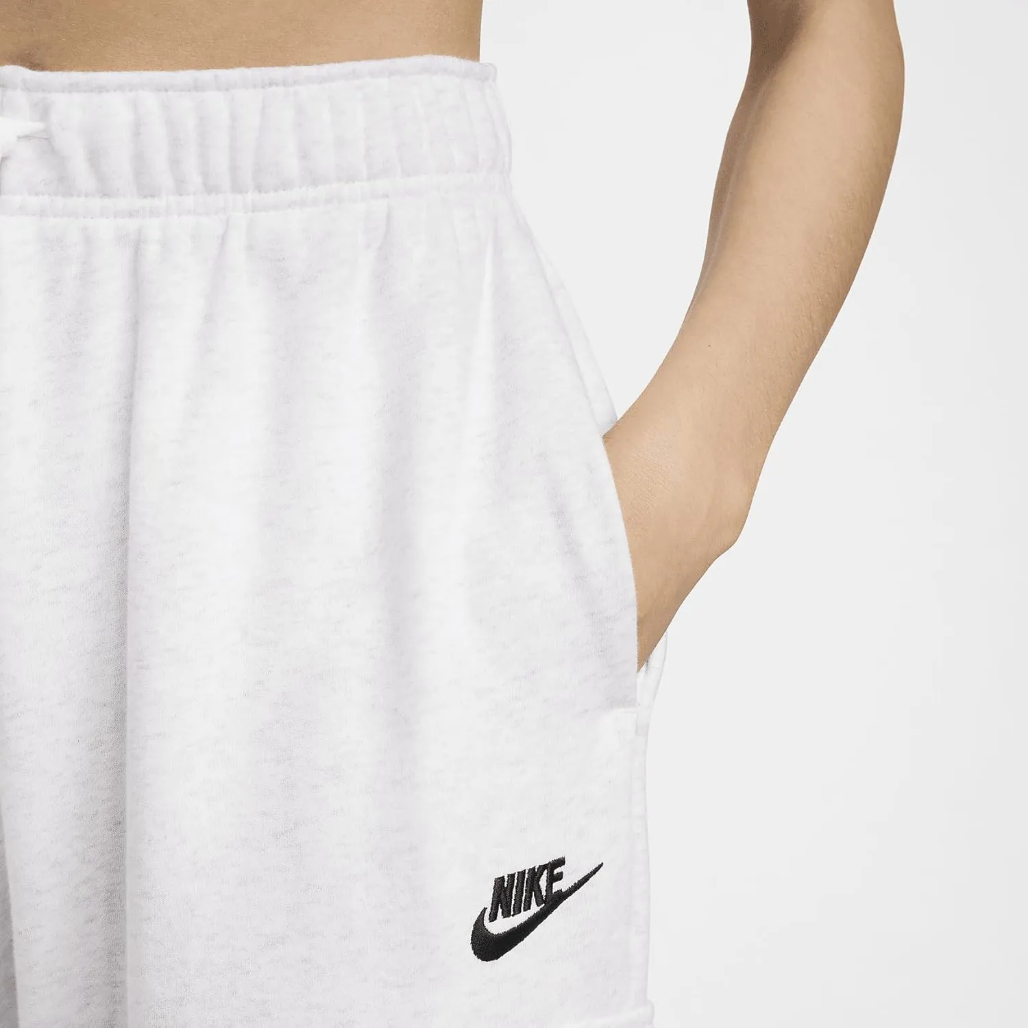 Nike Women's Sportswear Club Fleece Mid-Rise Oversized Cargo Sweatpants