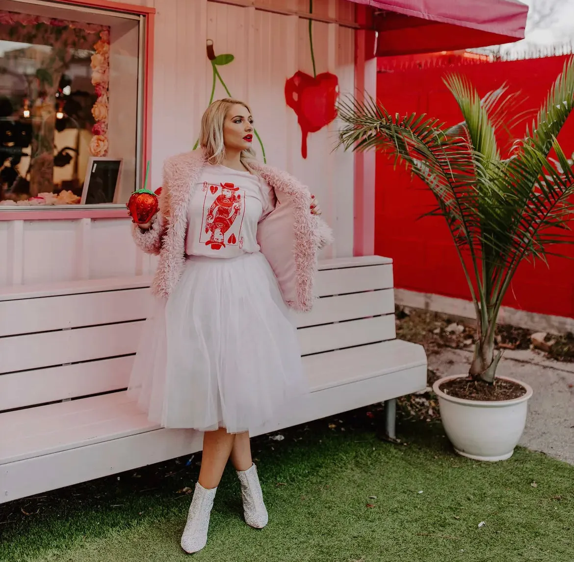 Queen of hearts tee