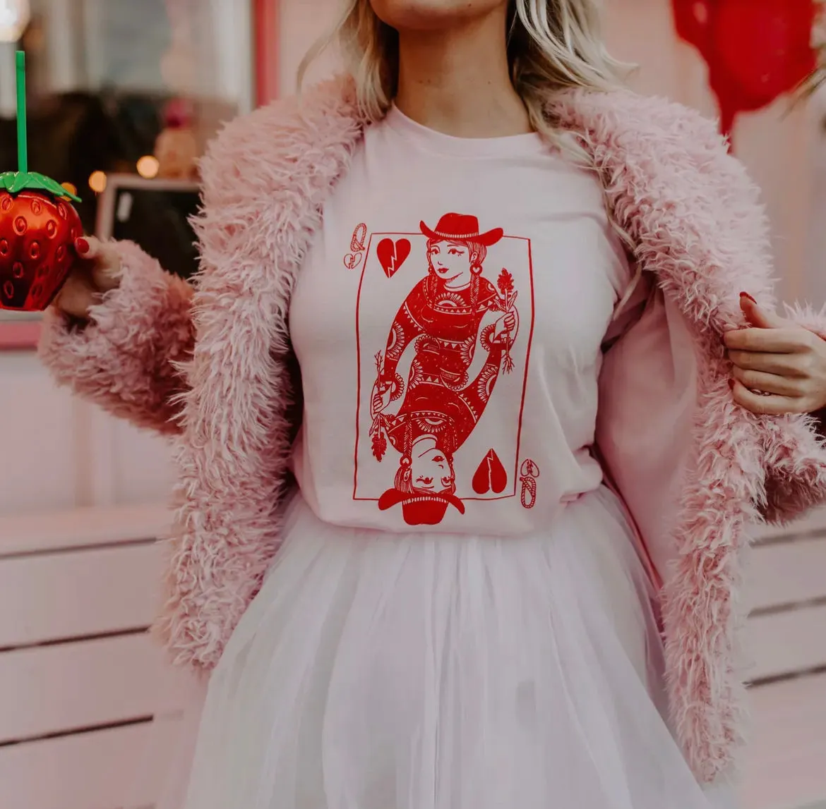 Queen of hearts tee