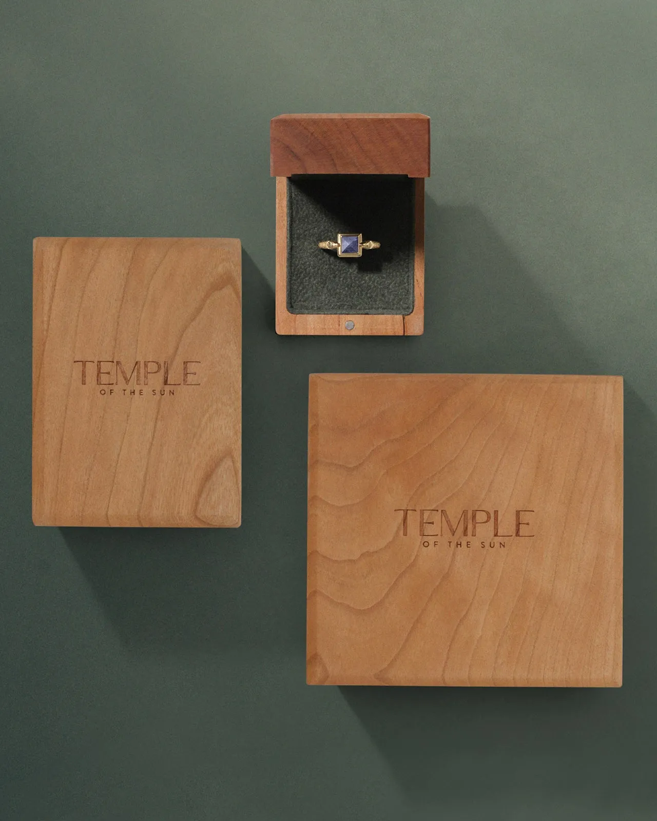 Relic VI Ring Solid Gold