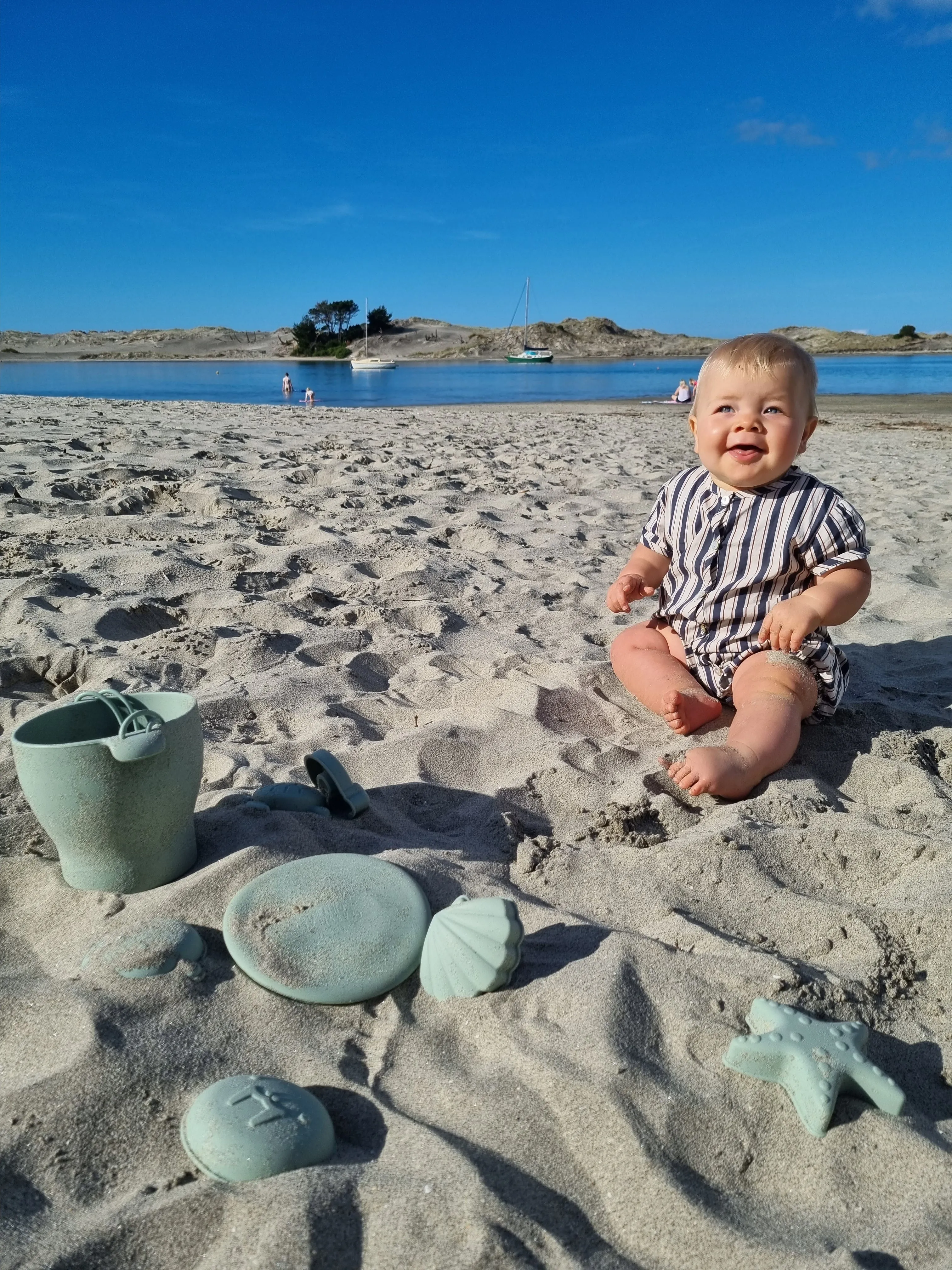 Silicone Sage Green 12 Piece Beach Bucket & Toys Set