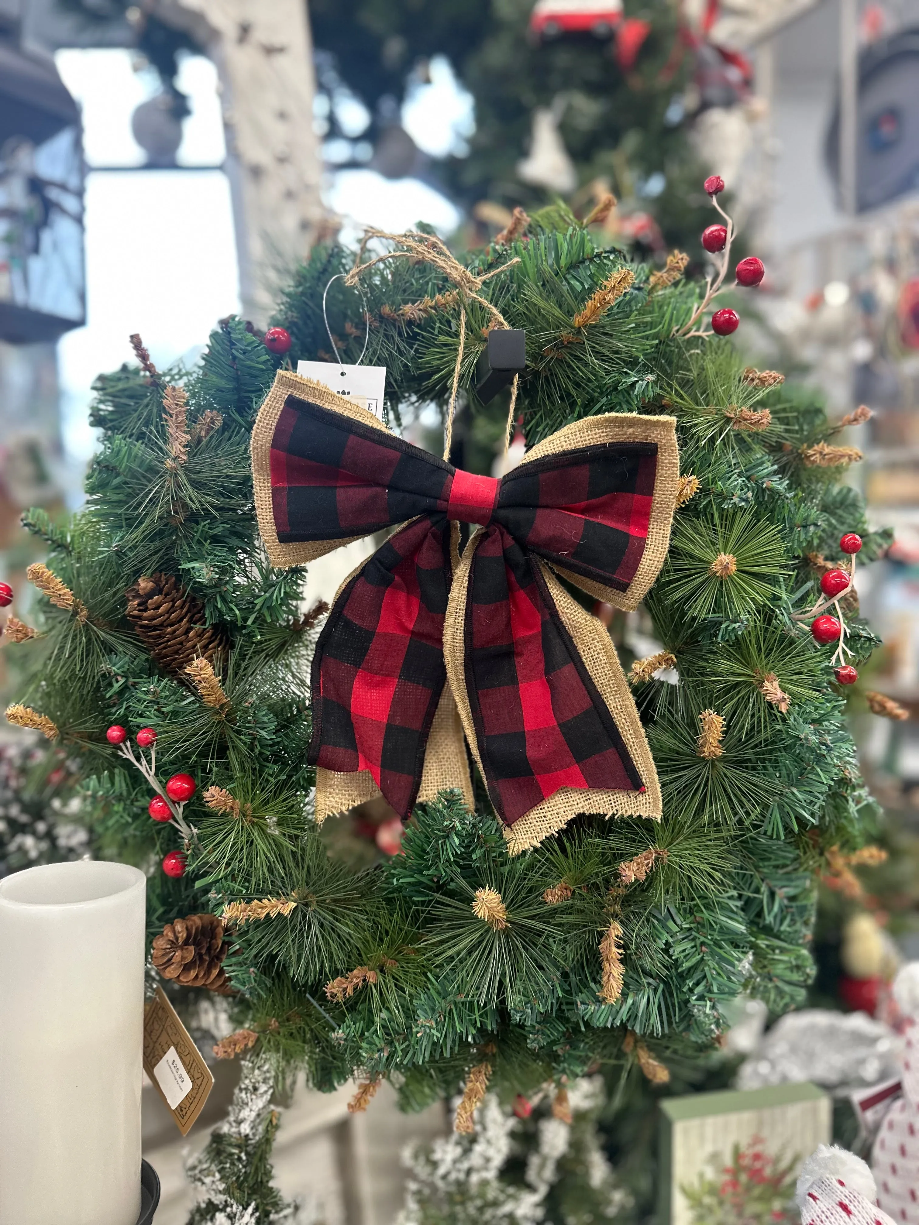 Wreath With Berries   Pinecones